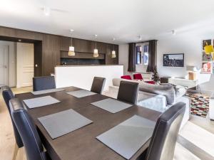 Chalet pour 8 pers, proche du centre - Val-dIsère - FR-1-518-175