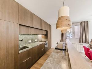 Chalet pour 8 pers, proche du centre - Val-dIsère - FR-1-518-175