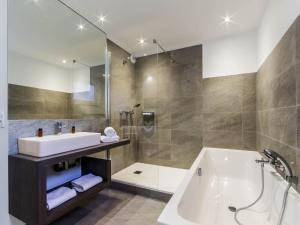 Chalet pour 8 pers, proche du centre - Val-dIsère - FR-1-518-175