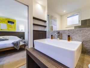 Chalet pour 8 pers, proche du centre - Val-dIsère - FR-1-518-175