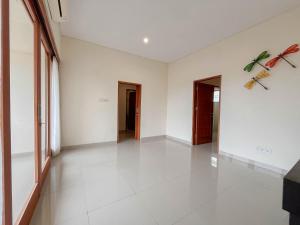 Spacious and Homey 3BR at Villa Casa De Uli By Travelio