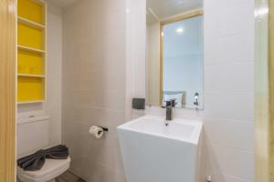 Modern Loft by Nai Harn Beach-Pool-Gym utopiaC300