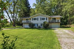 Peaceful Retreat by Portage Lakes
