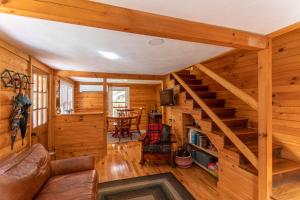 Hidden Cabin on Old Field Creek
