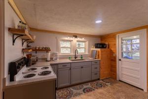 Hidden Cabin on Old Field Creek