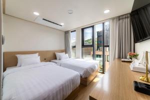 Hotel Bliss