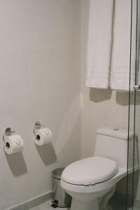 Apto nuevo cerca IJC, Hospital Civil Viejo con AC