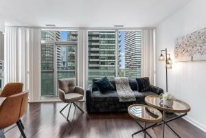 Skyline 1BR Escape by CN Tower - Sleeps 4 Guests