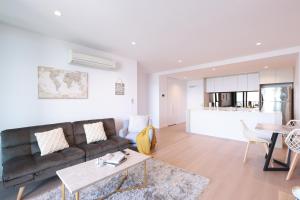 44D Stunning Ocean view 3Bedroom Abnb Apartment with Free parking