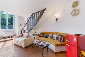 Alberts Castle Apt- Happy Rentals