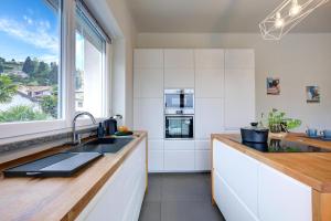 Suono del Lago 100m from Lake and View Terrace - Happy Rentals