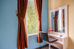 RedDoorz @ Gerbang Dieng Plateau Area