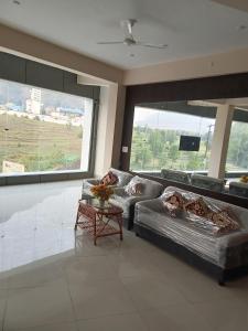 Shri Royal Rooms Homestay and Vasudev Baratghar