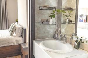 2Brs Sea View 68m2 Free Pool & Gym - Virgo Hotel