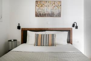 Glimmer 2-Bedroom Apartment in Athens