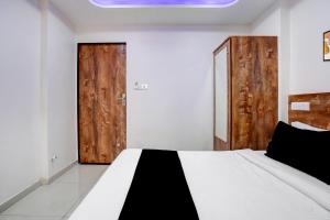 Collection O Prahlad Nagar Road Formerly Hotel Aura Inn