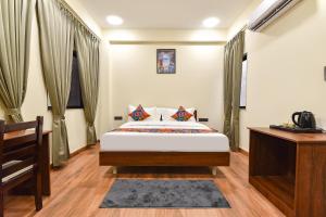FabHotel Aura Azure, Mahalaxmi Nagar
