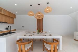 Luxury 2BR Villa Balin Pool & Sunken Lounge Canggu