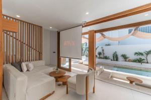 Luxury 2BR Villa Balin Pool & Sunken Lounge Canggu
