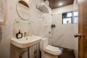 Go Offline Homes - Designer 2BHK with Pool Near Candolim
