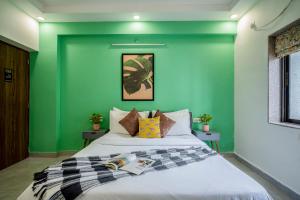 Go Offline Homes - Designer 2BHK with Pool Near Candolim
