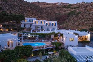Rhenia Mykonos Hotel & Bungalows