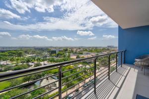 805MM DOWNTOWN DORAL CONDO 2 BEDROOMS & 2 BATHROOMS