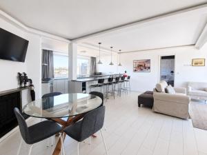 Penthouse with Stunning Acropolis Views! SG5