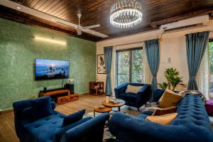 Go Offline Homes - Designer 2BHK with Pool Near Candolim