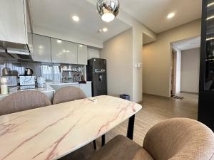 2 Bedrooms At The Sun Avenue In The Center Of District 2 With Overflow Swimming Pool