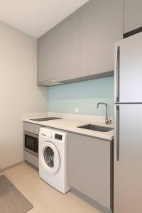 Thonglor Minimalist Sky Stay near BTS Thonglor