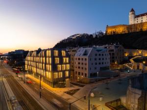 OLIVE-Riverside-City center-Castle-Aircondition-Self check-in