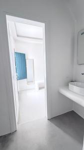 Brand-New Room in the Heart of Chora