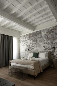 Almea Florence