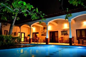 Lucas Hotel