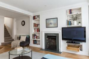Stunning 3BR Home With Terrace in Knightsbridge