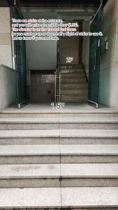 Free airport drop-off for stays of 7 nights or more , elevator Available , Free luggage storage , 6-minute walk to Gunja Station , 3-minute walk to the airport bus