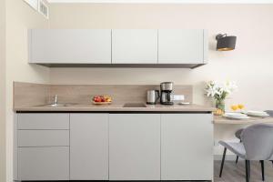Modern Studio in Bel Mare Resort with Parking and Balcony by Noclegi Renters