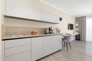 Modern Studio in Bel Mare Resort with Parking and Balcony by Noclegi Renters