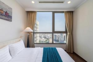 vinhomes central park 2 bedrooms apartment - Landmark 81