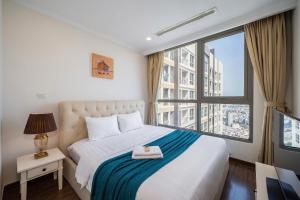 vinhomes central park 2 bedrooms apartment - Landmark 81