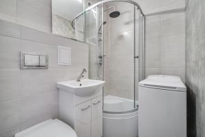 Plac Orląt Lwowskich 7 by Homeprime