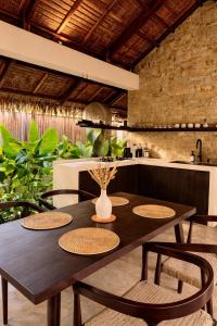 Nayma Villas