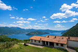 Lake Iseo Garden View Apartment