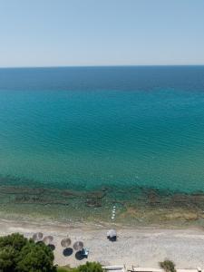 Aegean Blue Retreat - Exclusive Beach Access