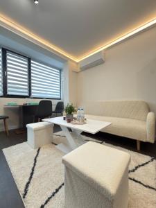 Top Centre Apartment 5 mins to beach