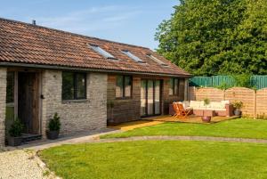 Lynwood Barn - Barn Conversion in Midsomer Norton, Parking & Dog Friendly