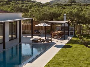 Reveria Villa, a 1500m2 Private Poolside Stay, By ThinkVilla