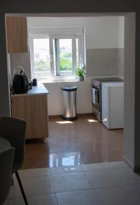 Private Sunny Hills Apartment