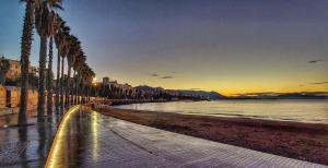 Crescent Luxury Retreat - Seafront Apartment Scala M